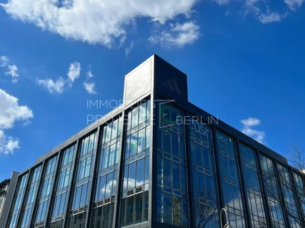 Außenansicht Tauentzienstraße 15 - Büro/Praxis mieten in Berlin - Büroflächen mieten Tauentzienstraße 15 direkt am Kurfürstendamm #Bürohaus #OfficeSpace #Büretage