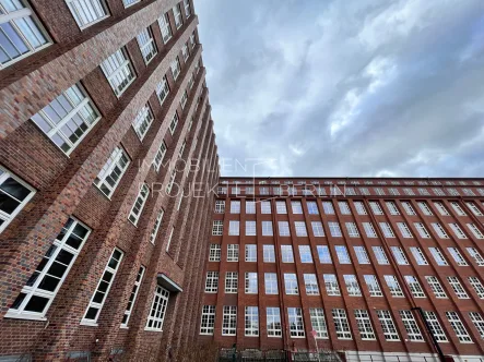 Außenansicht Siemensdamm 62 - Büro/Praxis mieten in Berlin - Büroflächen mieten im TechnoCampus Berlin - Büros mieten am Siemensdamm 62 #Siemensstadt #Bürohaus