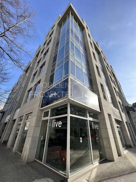 Außenansicht Friedrichstraße 200 - Büro/Praxis mieten in Berlin - Büros mieten in der Friedrichstraße 200 in bester Lage in Berlin-Mitte #F200 #Mitte #OfficeSpace