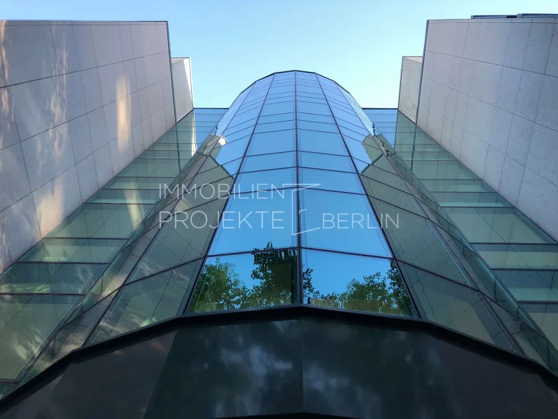 Außenansicht Katharinenstraße 12 - Büro/Praxis mieten in Berlin - Büroetage mieten in Halensee - Büroflächen in der Katharinenstraße 12 #BerlinHalensee #Bürohaus #BLN