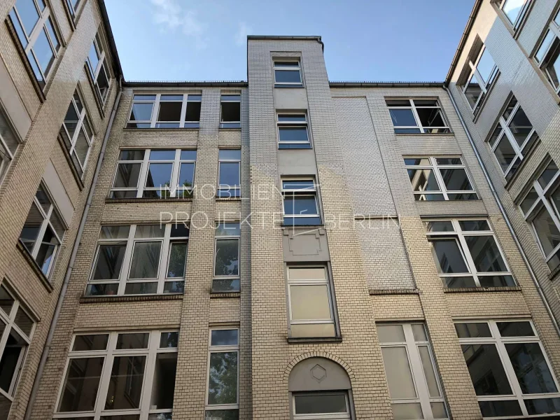 Außenansicht Wilhelmstraße 118 - Büro/Praxis mieten in Berlin - Bürohaus in Kreuzberg - Büroflächen mieten Wilhelmstraße 118 #Büroloft #OfficeSpace #Büroetagen