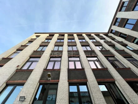 Außenansicht Ringbahnstraße 32-34 - Büro/Praxis mieten in Berlin - Büro mieten im Factory Office - Büroflächen in Tempelhof mieten in der Ringbahnstraße 32-34 #Office