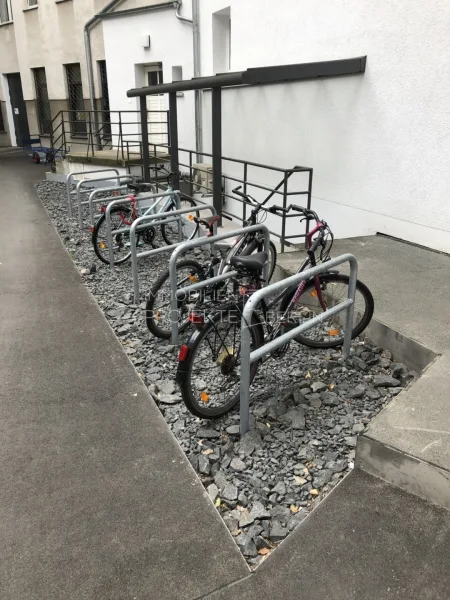 Fahrradstellplatz im Hof