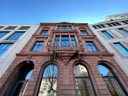 Außenansicht Voßstraße 33 - Voßpalais - Büro/Praxis mieten in Berlin - Büro mieten im Voßpalais - Bürofläche mieten in Berlin-Mitte direkt in der Voßstraße 33 #Bürohaus