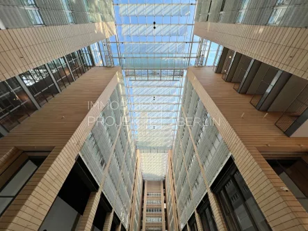 Außenansicht Eichhornstraße 3 - Büro/Praxis mieten in Berlin - Büroetage mieten im Atrium Tower am Potsdamer Platz in der Eichhornstraße 3 #Büroflächen #Offices