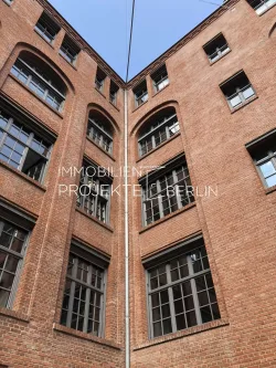 Außenansicht Rotherstraße 20-22 - Büro/Praxis mieten in Berlin - Büros mieten direkt in der Oberbaum City Ehrenbergstraße - Rotherstraße #OBC #OberbaumCity4 #Office