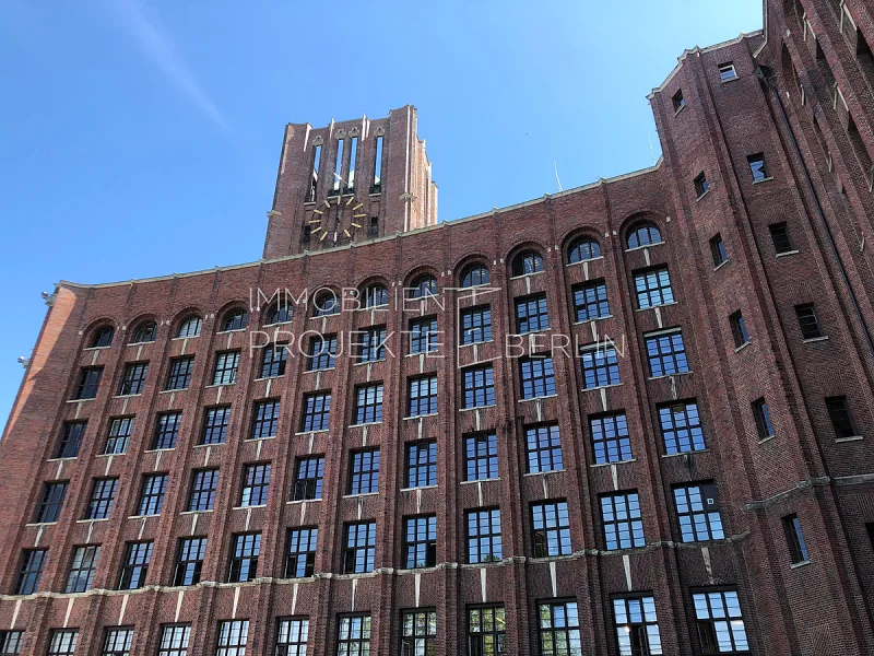 Außenansicht Ullsteinhaus - Büro/Praxis mieten in Berlin - Bürohaus Ullsteinhaus - Büros in Tempelhof mieten am Mariendorfer Damm 1-3 #Ullsteinhaus #Bürofläche