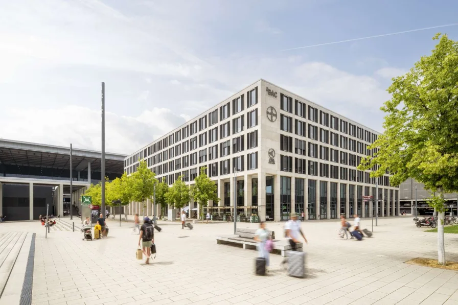 Außenansicht Willy-Brandt-Platz 2 - BBAC - Büro/Praxis mieten in Schönefeld - Büroflächen mieten im Berlin-Brandenburg Airport Center am Willy-Brandt-Platz 2 am BER #Büros #BBAC