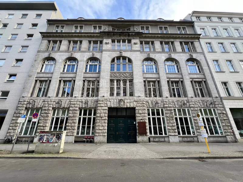 Außenansicht Krausenstraße 9-10 - Salinger Haus - Büro/Praxis mieten in Berlin - Individuelle Büros mieten in der Krausenstraße 9-10 in Berlin-Mitte #Büro #Office #FLXSpace