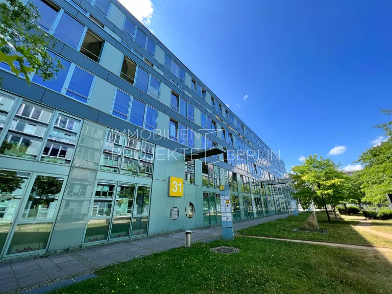 Außenansicht  Am Borsigturm 13-33 - Büro/Praxis mieten in Berlin - Büroflächen mieten im Büropark in Tegel direkt am Am Borsigturm 13-33 #TegelOffice #Bürohaus #Büro