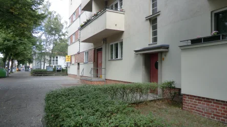 Hausansicht - Wohnung kaufen in Berlin - Vermietete 2-Zimmerwohngung in Berlin-Wittenau, zu verkaufen