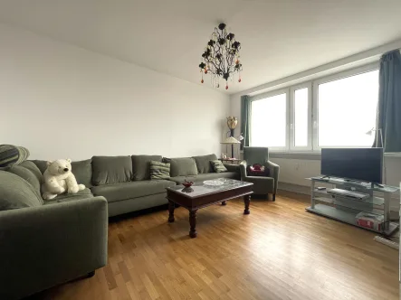 Wohnzimmer - Wohnung kaufen in Berlin - Wohnen Sie in exklusiver Lage im Herzen von Berlin Mitte! Bezugsfreie 4-Zimmerwohnung zu verkaufen