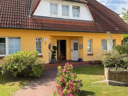 Hausansicht - Haus kaufen in Zingst - Attraktives Mehrfamilienhaus in Zingst, nahe der Strandstraße/Fußgängerzone – Kapitalanlage