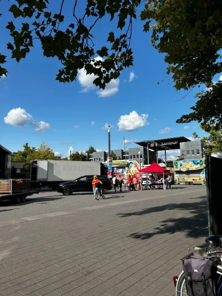 Markt am S-Bahnhof