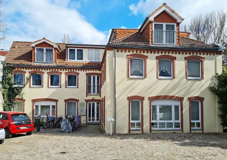  - Haus kaufen in Berlin - Gepflegte Remise mit 5 Einheiten am Borsighafen Tegel -TEILEIGENTUM-