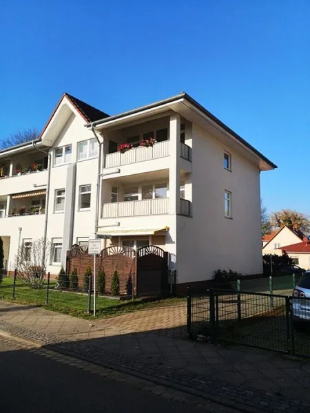 Hausansicht Wgh. im 1.OG - Wohnung kaufen in Fürstenwalde/Spree - Bevorzugte und ruhige Wohnlage, zentrumsnah und in wenigen Schritten an der Spree