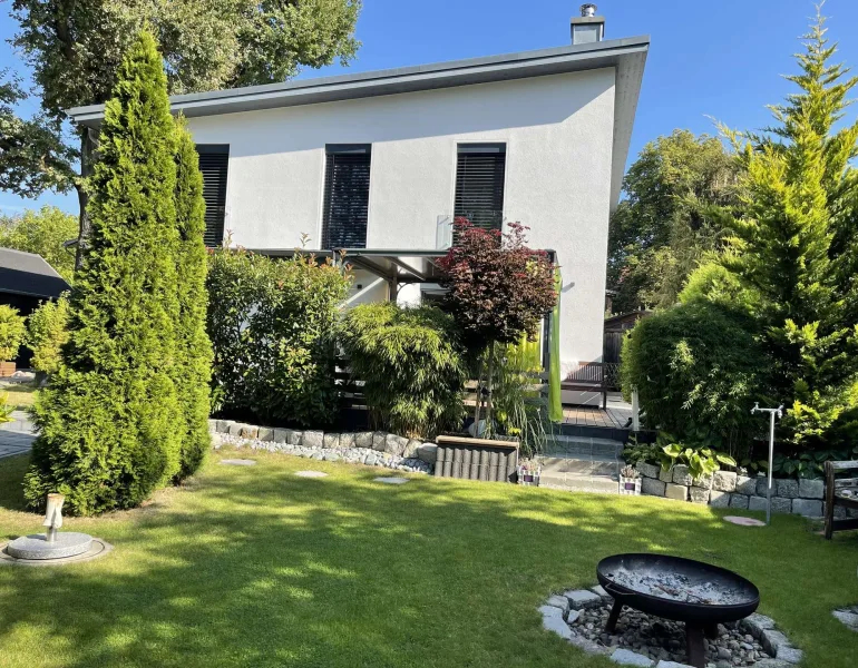 Gartenblick - Haus kaufen in Woltersdorf - STADTVILLA IN TOP LAGE - MODERN UND KOMFORTABEL - MIT EINLIEGERWOHNUNG...