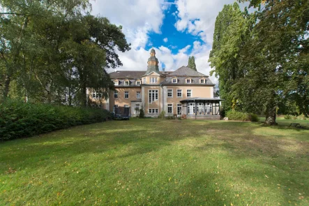 Schloss Sorgenlos in Peenehagen - Wohnung mieten in Peenehagen-Sorgenlos - Erdgeschosswohnung mit vier Zimmer und Terrasse | Schloss Sorgenlos