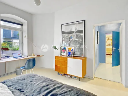 Schlafzimmer - Wohnung kaufen in Berlin - Bezugsfrei: charmante 2-Zimmer-Wohnung mit offener Küche in Winsviertel !
