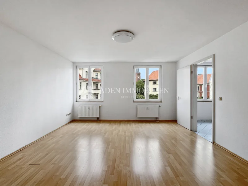 Zimmer 1 - Wohnung kaufen in Berlin - *Wohnglück mit Balkon: Schöne 2-Zimmer-Wohnung mit Fahrstuhl für höchsten Komfort!*