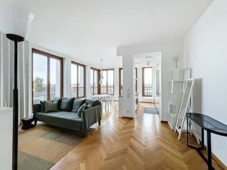 Wohnzimmer - Wohnung mieten in Berlin - Luxuriöses Penthouse in Berlin-Mitte – 122 m², Neubau, voll möbliert