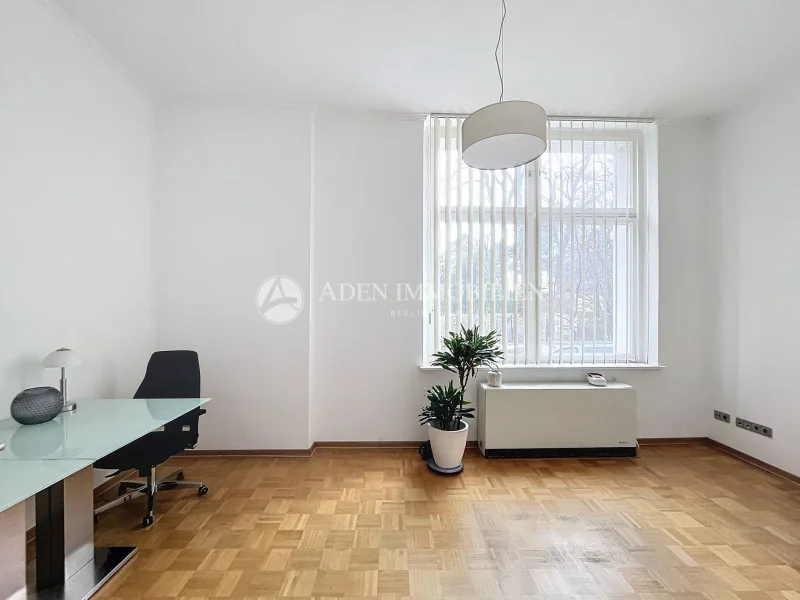 Wohnzimmer 2 - Wohnung mieten in Berlin - Attraktive Wohnung in Grunewald mit eigenem Parkplatz