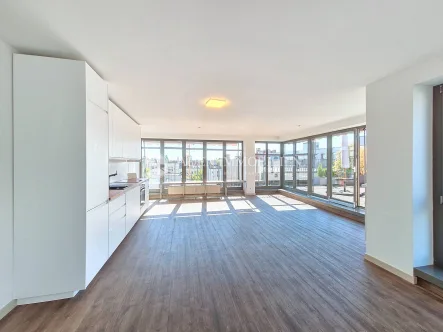 Wohnbereich - Wohnung mieten in Berlin - Charismatisches Penthouse mit 136 m² – Stilvolle Architektur & Panorama-Terrasse