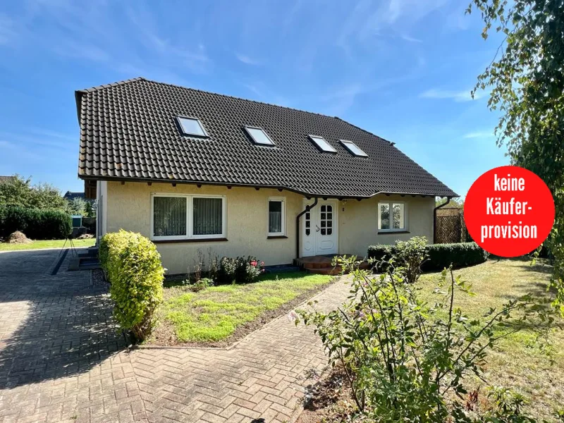 Einfamilienhaus - Haus kaufen in Neverin - HORN IMMOBILIEN++ Einfamilienhaus mit Einliegerwohnung in Dorfrandlage, nur 10 min. bis Neubrandenburg