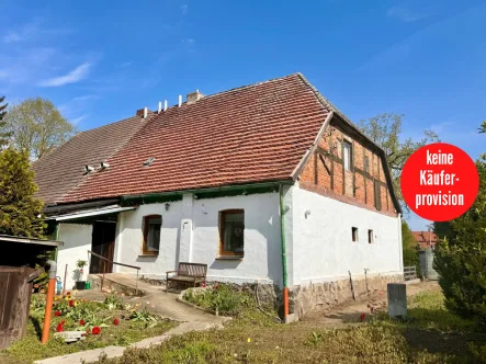 Hausansicht - Haus kaufen in Ivenack / Goddin - HORN IMMOBILIEN ++ sehr schön modernisierte Doppelhaushälfte mit großem Grundstück bei Ivenack