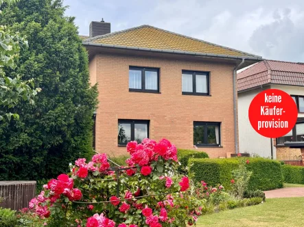 Hausansicht vom Garten - Haus kaufen in Neubrandenburg - HORN IMMOBILIEN ++ Neubrandenburg Oststadt frei stehendes Einfamilienhaus in toller Randlage