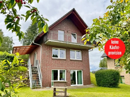 Hausansicht - Haus kaufen in Röbel/Müritz - HORN IMMOBILIEN ++ Ferienhaus in Röbel an der Müritz