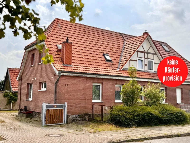 Hausansicht - Haus kaufen in Burg Stargard / Rowa - HORN IMMOBILIEN ++ Haus in Rowa bei Neubrandenburg mit großem Grundstück