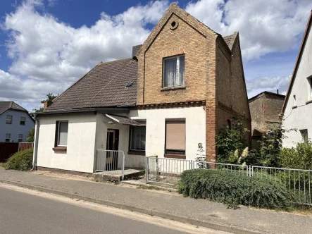 Einfamilienhaus in Zerrenthin - Haus kaufen in Zerrenthin - HORN IMMOBILIEN++ RESERVIERT!sanierungsbedürftiges Einfamilienhaus bei Pasewalk