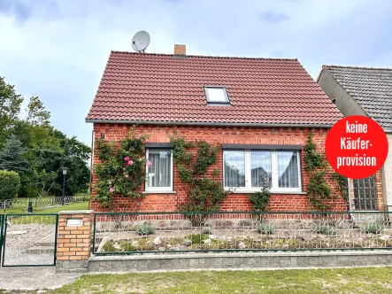 Einfamilienhaus in Sandförde bei Pasewalk - Haus kaufen in Jatznick / Sandförde - HORN IMMOBILIEN ++ kleines feines Einfamilienhaus bei Jatznick in ruhiger Lage mit großem Grundstück