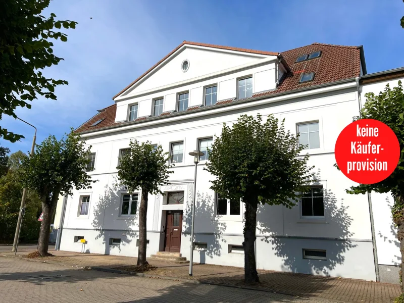 Hausansicht - Haus kaufen in Ueckermünde - HORN IMMOBILIEN ++ RESERVIERT! Mehrfamilienhaus im Zentrum von Ueckermünde -vermietet-