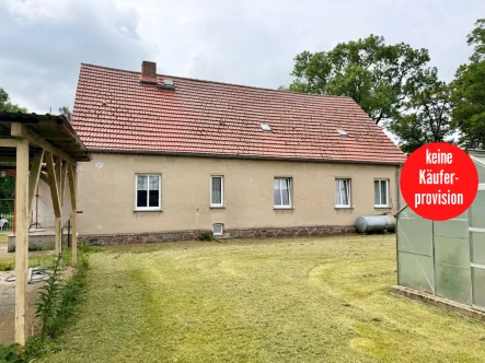 Hausansicht von hinten - Haus kaufen in Brunn OT Dahlen - HORN IMMOBILIEN ++ großes Haus mit großem Grundstück in Dahlen Brunn bei Neubrandenburg