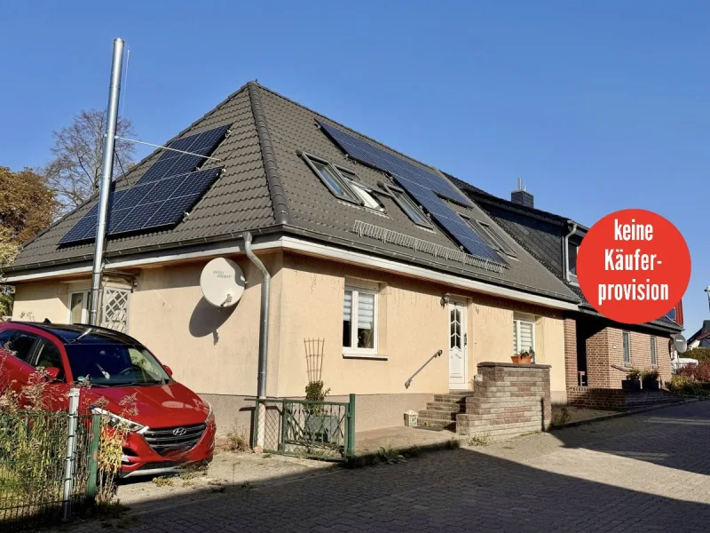 Hausansicht - Haus kaufen in Krickow Groß Nemerow - HORN IMMOBILIEN ++ Krickow bei Neubrandenburg, Doppelhaushälfte + großes Grundstück