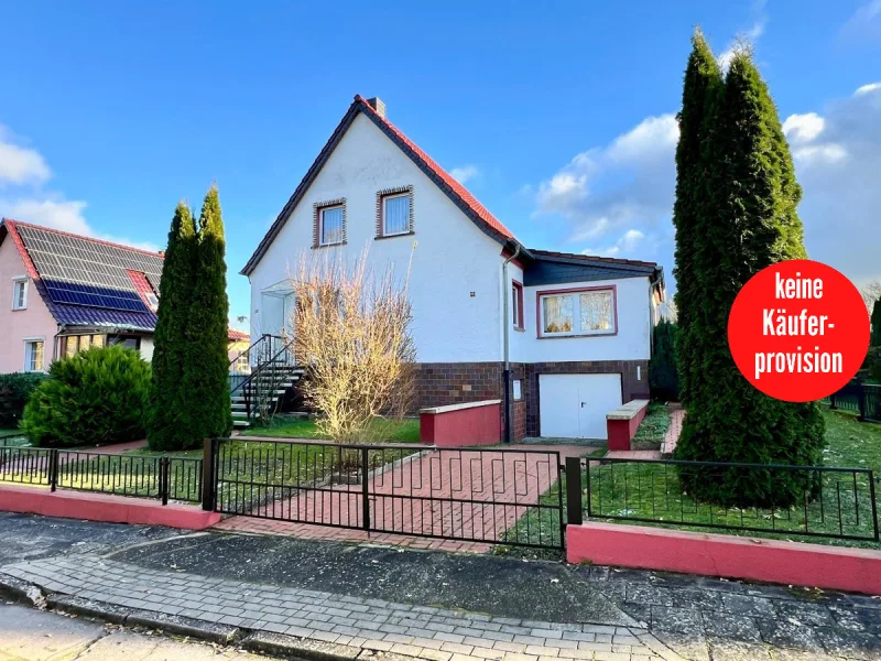 Einfamilienhaus mit Garage - Haus kaufen in Burg Stargard - HORN IMMOBILIEN++ Burg Stargard, Einfamilienhaus mit Garage und geschlossener Veranda, Randlage