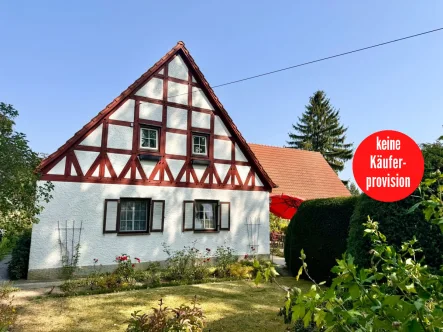 Hausansicht Giebelseite - Haus kaufen in Cölpin / Hochkamp - HORN IMMOBILIEN ++ RESERVIERT! tolle Lage bei Neubrandenburg, Haus mit drei Wohnungen, Denkmalschutz