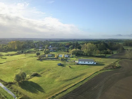 Alpakafarm - Grundstück kaufen in Ankershagen - HORN IMMOBILIEN+ Rumpshagen bei Penzlin, Alpakafarm mit Wohnhaus, Stall, Tierbestand + 9 ha Land