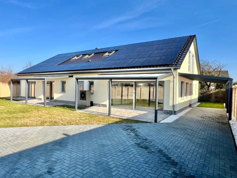 Ein-/ Zweifamilienhaus - Haus kaufen in Neubrandenburg - HORN IMMOBILIEN++ Neubrandenburg, hochwertiges Ein- oder Zweifamilienhaus, mit PV-Anlage, Wärmepumpe und vielen weiteren Extras!