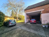 Garage und Stellplatz