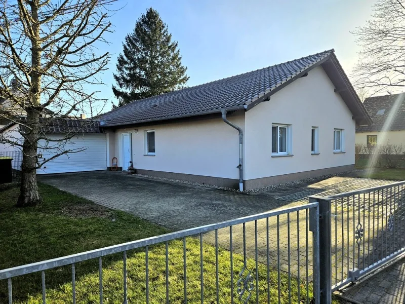 Hausansicht  - Haus kaufen in Cottbus / Kahren - Barrierefreier Bungalow in Traumlage