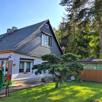 Vordere Ansicht - Haus kaufen in Cottbus / Kiekebusch - Leben im Grünen: Gemütliche Doppelhaushälfte in Kiekebusch