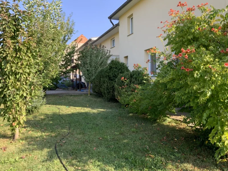 Blick aus dem Garten - Haus kaufen in Buckow - Großzügiger Familientraum in reizvoller Umgebung