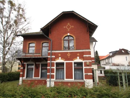 Straßenansicht - Haus kaufen in Berlin - Gründerzeitvilla mit viel Potential zum Traumhaus