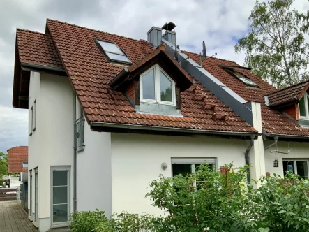 Hausansicht - Haus kaufen in Berlin - Das Wasser der Müggelspree kann man schon spüren