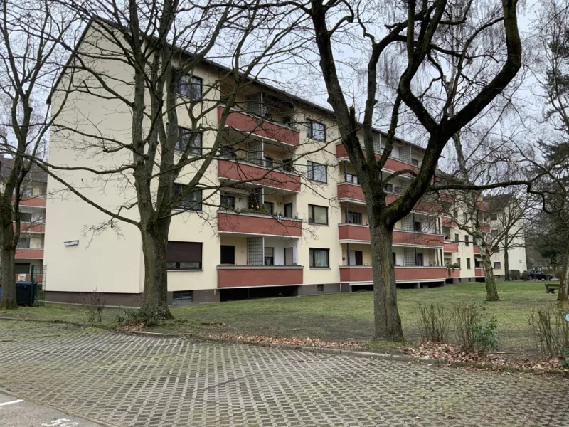 Hausansicht - Wohnung kaufen in Berlin - Besser geht nicht - bezugsfreie Wohnung mit Grünblick