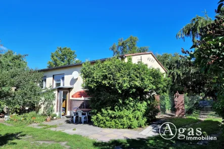 Haus Gartenseite Anicht 1 - Haus kaufen in Lindendorf / Sachsendorf - Idyllisches Einfamilienhaus auf großem Grundstück in ruhiger Lage mit Glasfaseranschluss