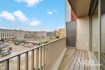 Balkon - Wohnung mieten in Berlin - Toll geschnittene 2 Zimmer Wohnung mit ca. 41m², EBK und Balkon in Berlin-Mitte!